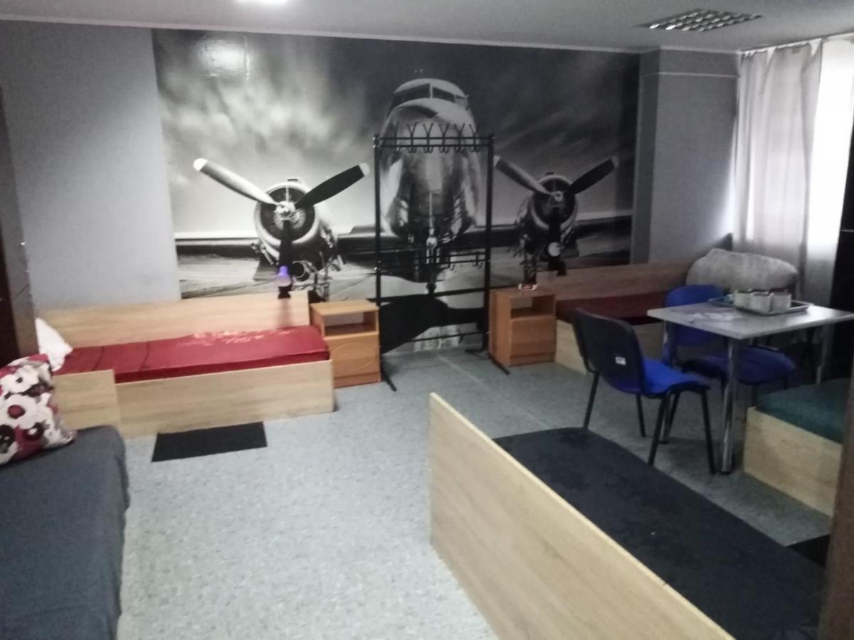 Нау Гостиница Kiev Bagian luar foto